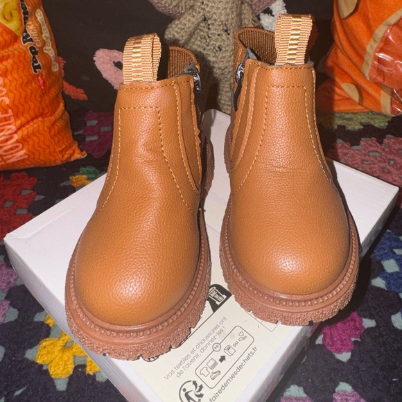 NWT Infant Kids Toddler 6.5 Unisex Brown Boots Zipper Dress Formal Winter Fall - Picture 4 of 6